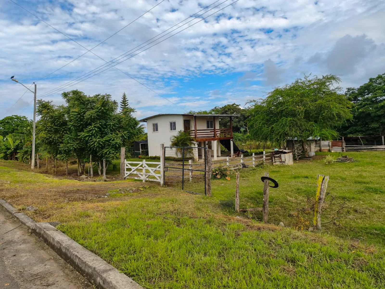 Casa en Venta de 4.000 m2 con Casa en Manabí Chone