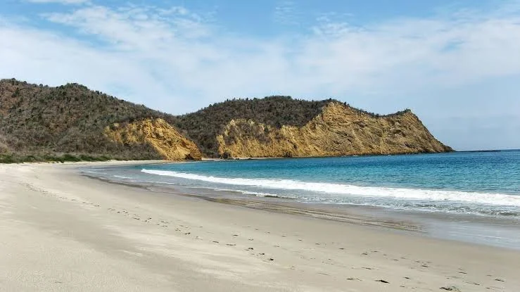 Mejores Playas para Vivir Cerca de Manta y Manabí