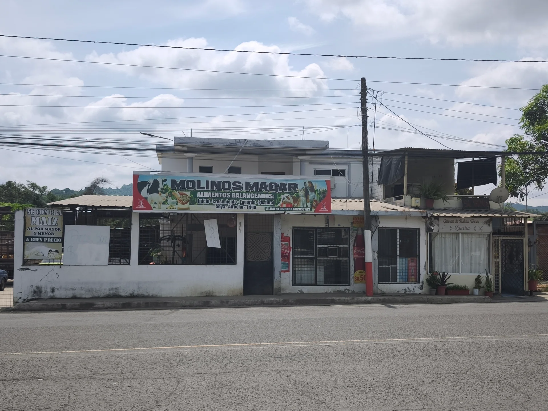 Casa para vivienda y negocio 4 habitaciones en Portoviejo 